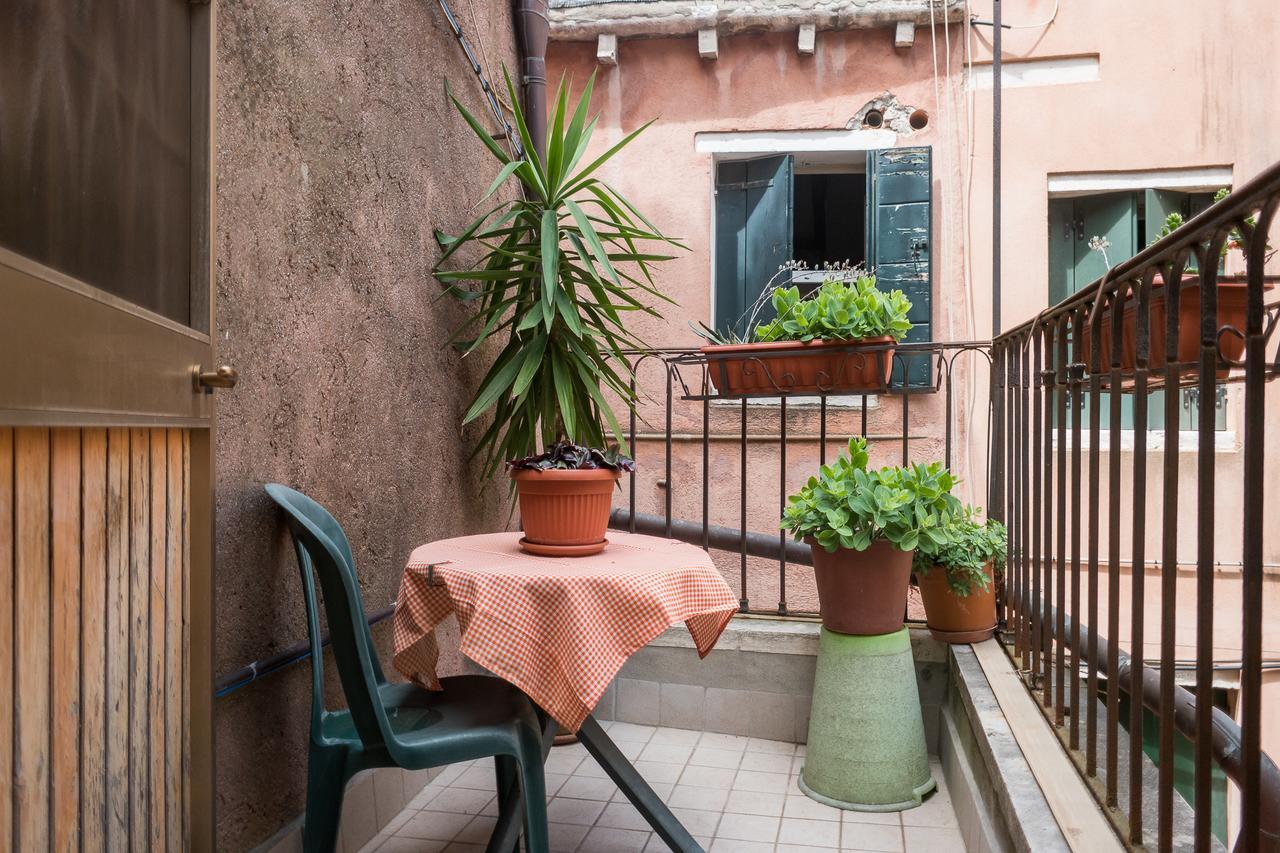 B&B Acqua Azzurra Venesia Bagian luar foto