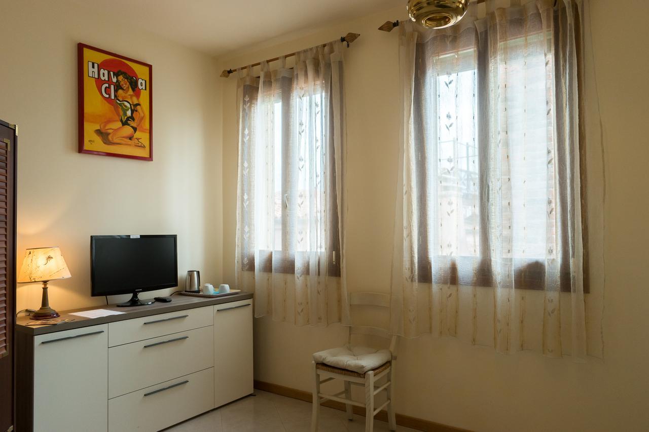 B&B Acqua Azzurra Venesia Bagian luar foto