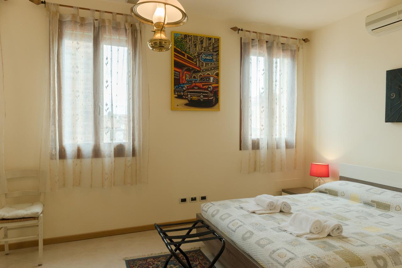 B&B Acqua Azzurra Venesia Bagian luar foto